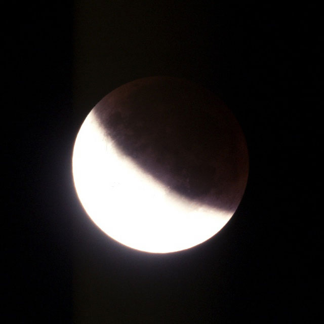 lune9nov03-1.jpg